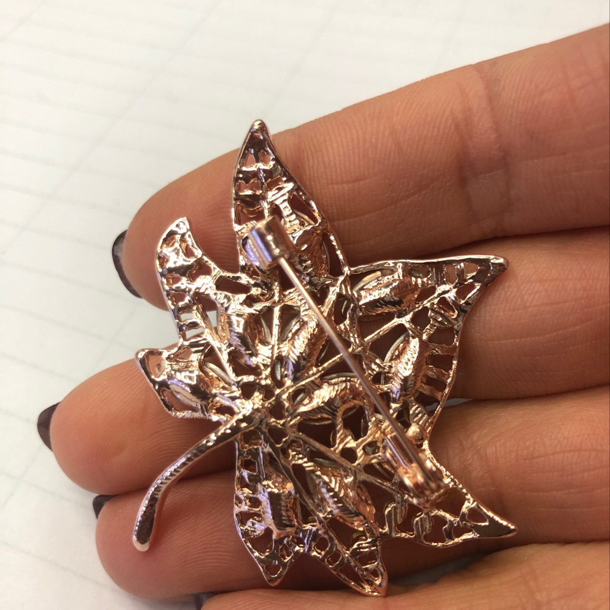 枫叶胸针详情图4