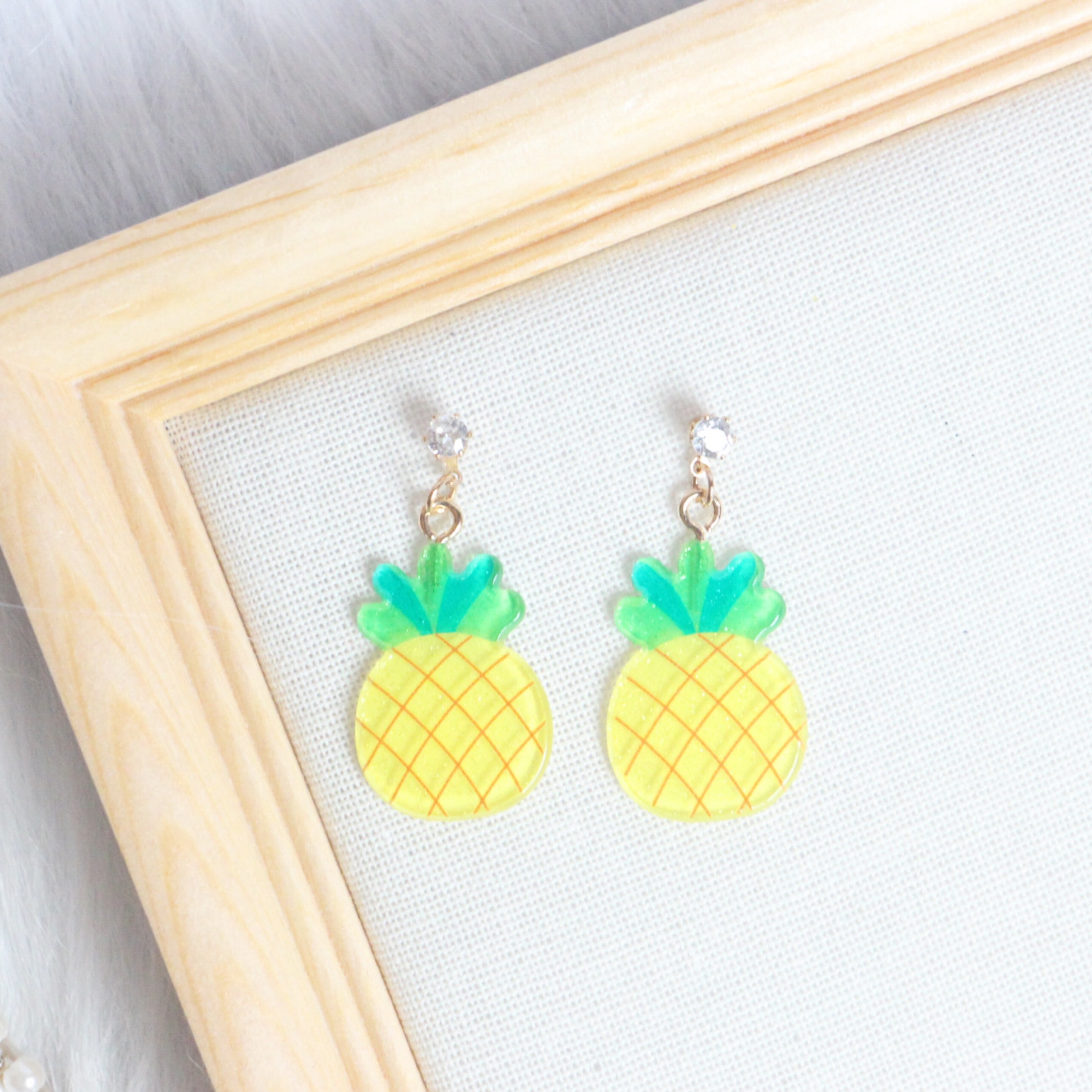 The Japanese and Korean Harajuku Spring and Summer simulated fruit resin earrings can be used as ear clips Specification image