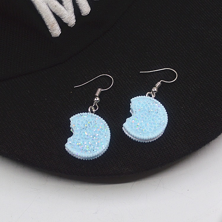 New popular and fun, personalized, and realistic sandwich cookie earrings from Japan and South Korea on Instagram can be used as ear clips Specification image
