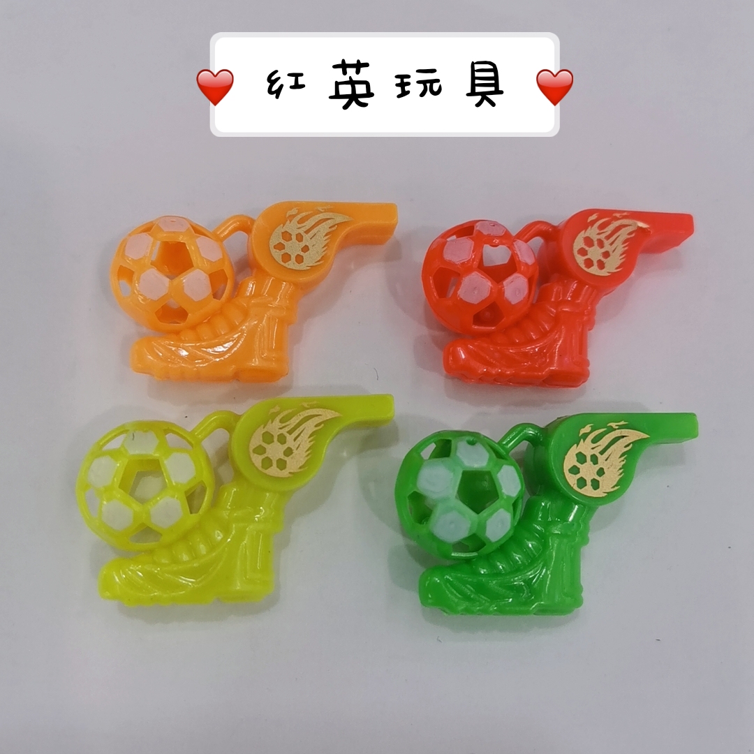 新款足球鞋造型钥匙圈配件蛋壳配件可作赠品厂家直销批发