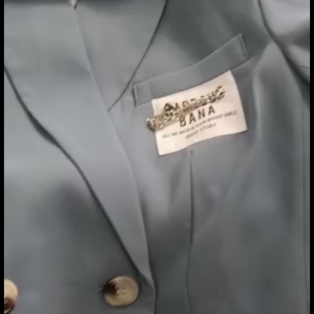 水绿色西装外套