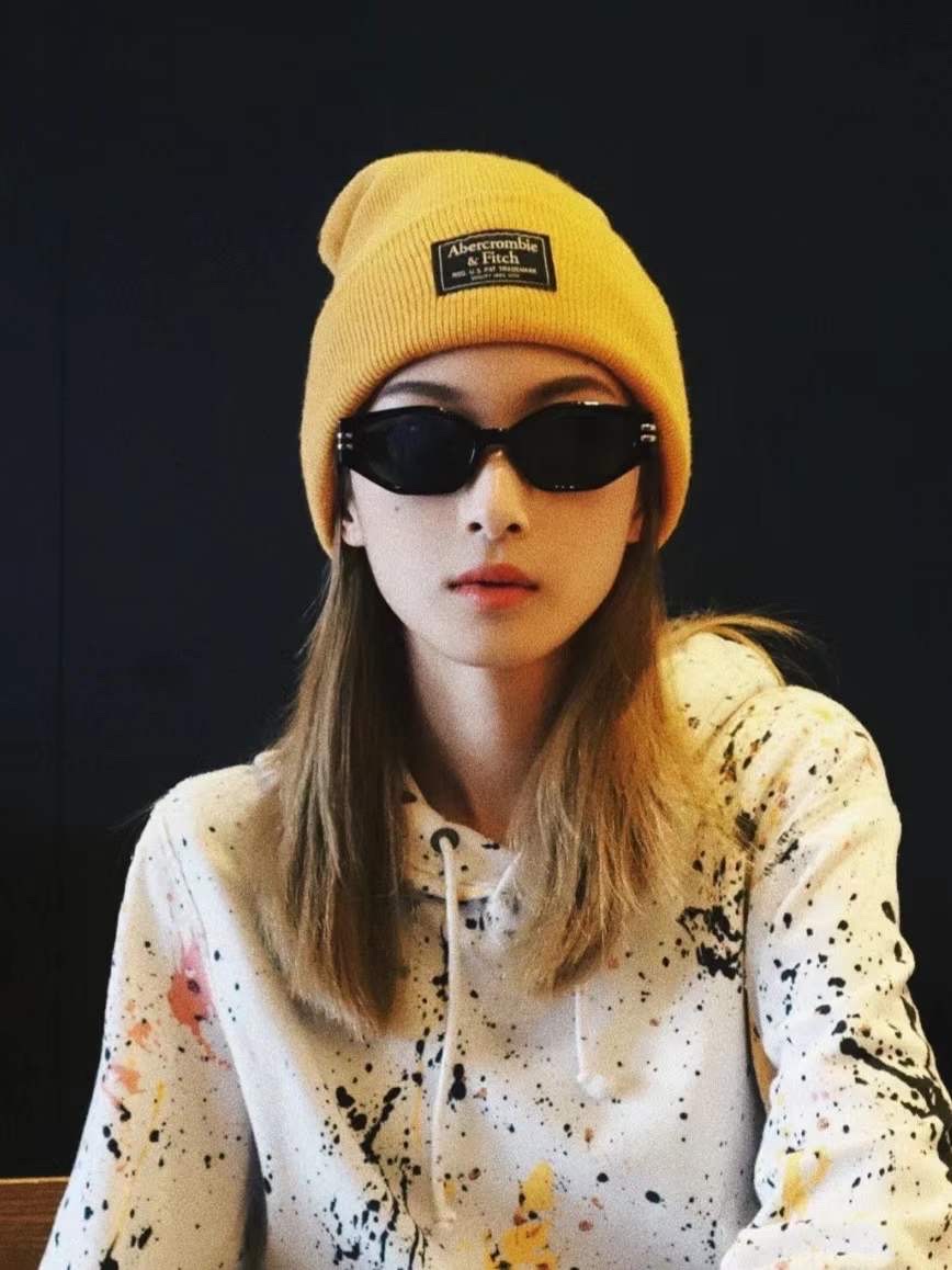 New sunglasses, trendy and fashionable, direct sales from the sunglasses manufacturer details Picture