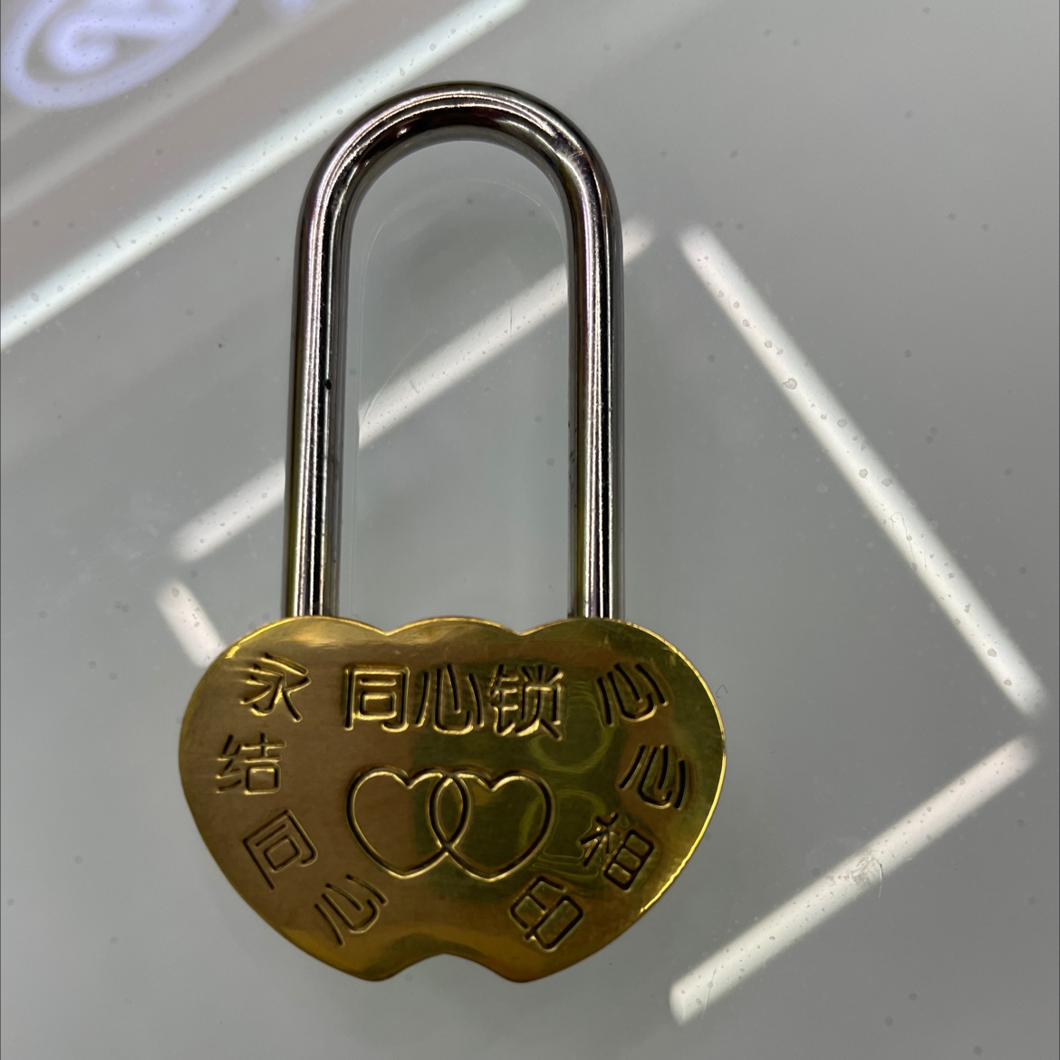 40 Heart-to-heart locks