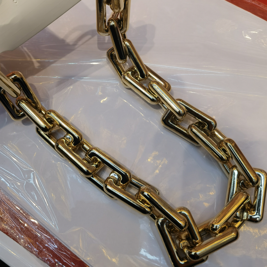 A retro and exaggerated CCB short necklace for women's collarbone in cross-border trade from Europe and America