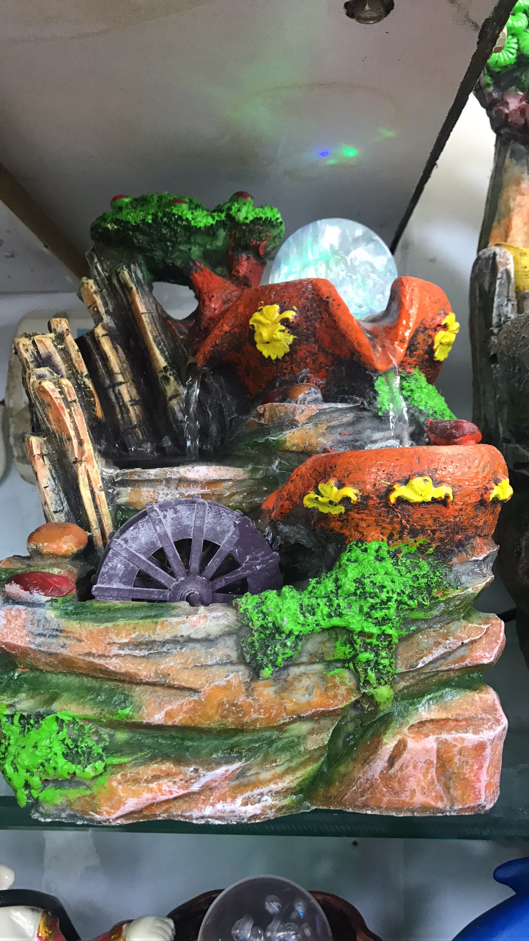 树脂流水盆景/盆景假山鱼缸/流水雾化幕帘白底实物图