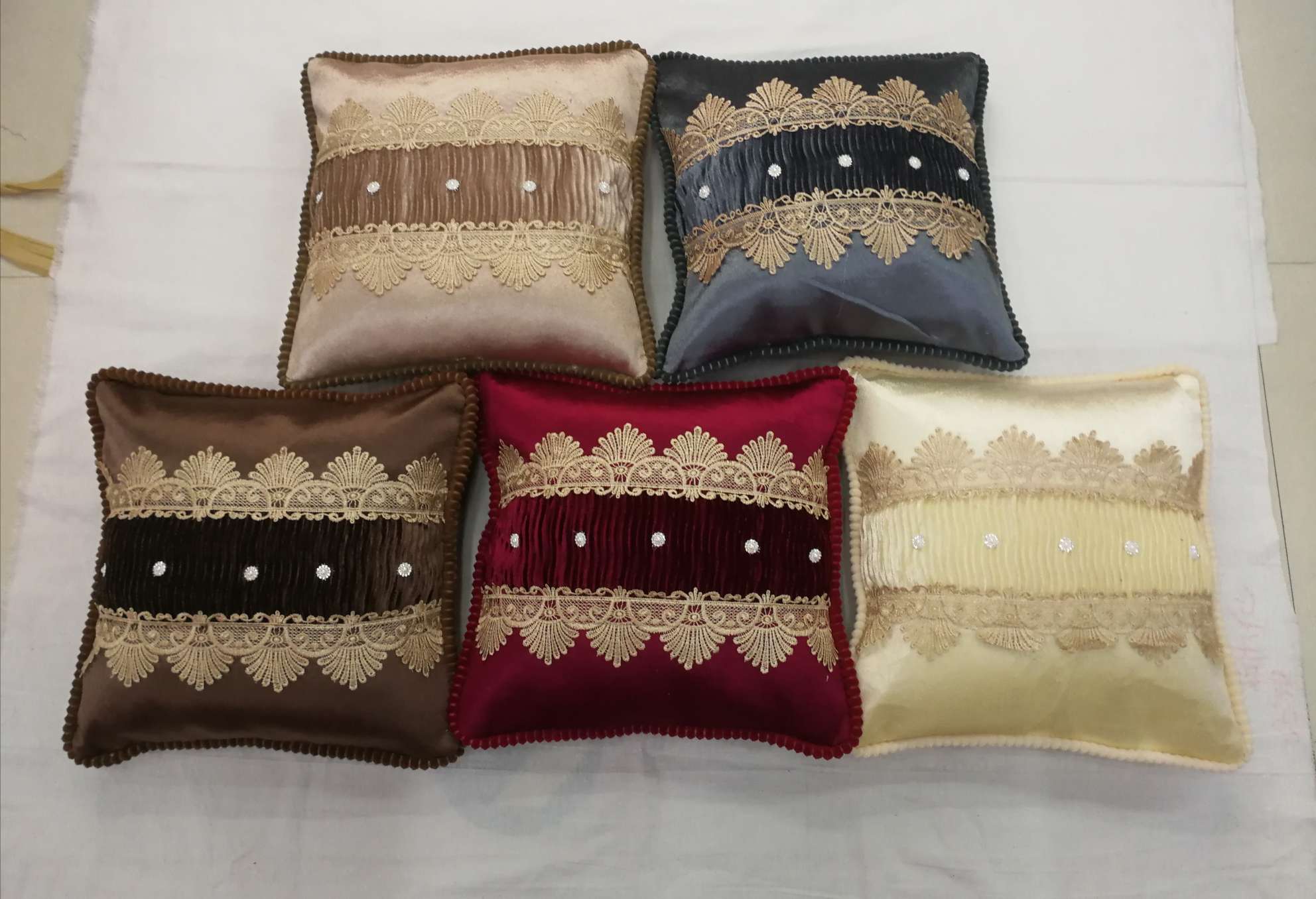 Nordic lace, nail buckle, pleated, spliced, rolled edge pillow cushion, bed hotel supplies, car pillow cushion, square pillowcase Specification image