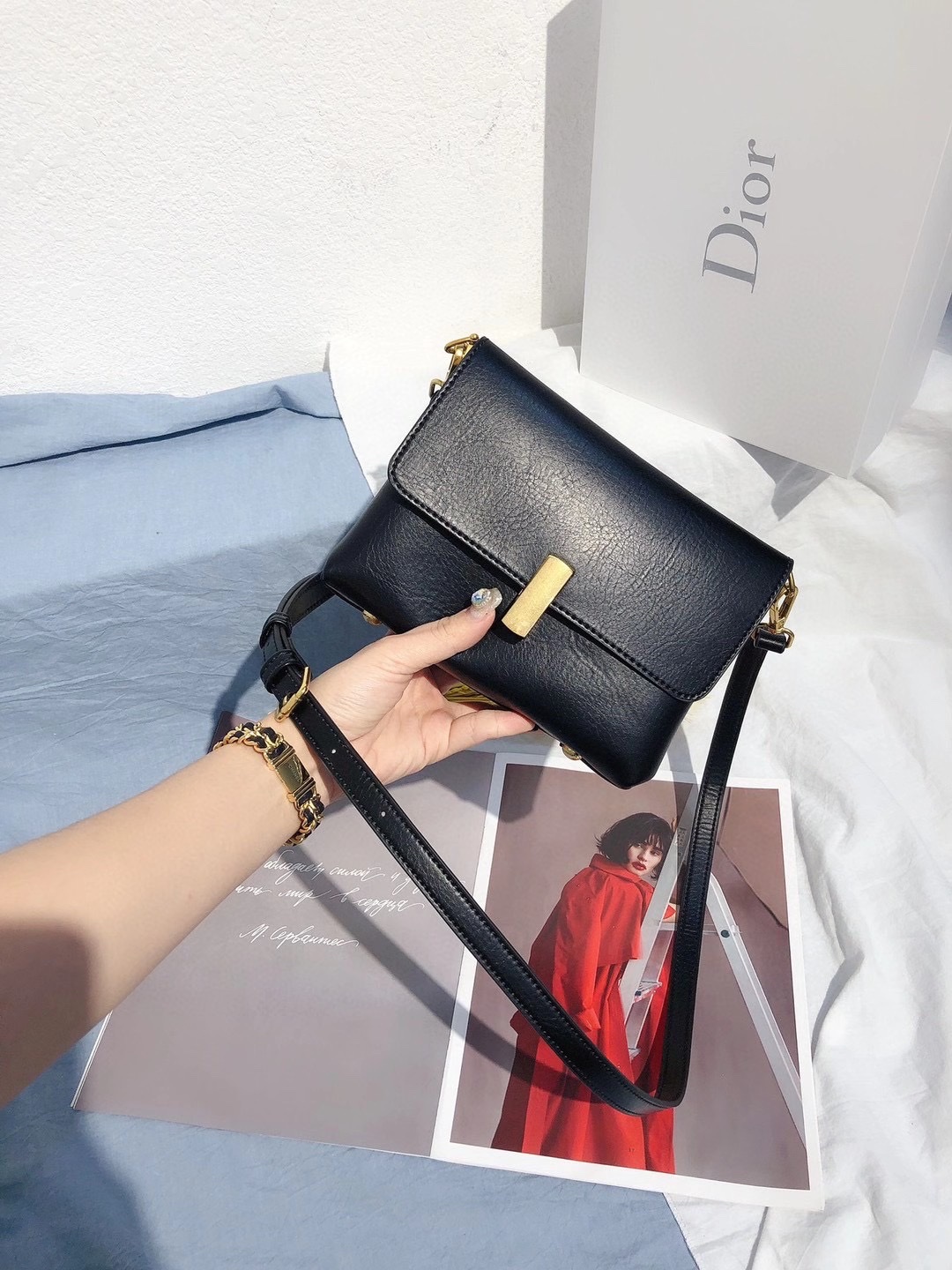Close-up of Women's Bag 1 detailing