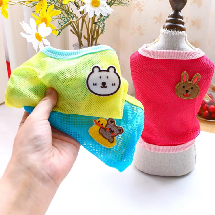 宠物宝宝新品衣服，现在开始排单生产，预计半个月出货了。夏日一抹清凉！透气养眼背心❤