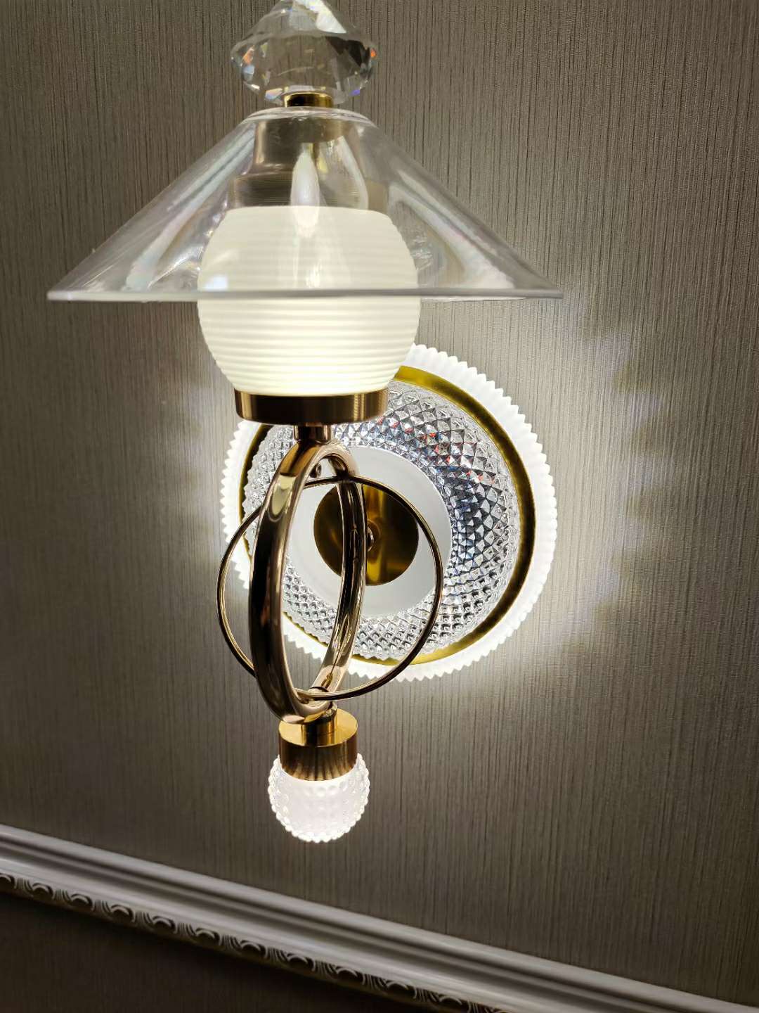 Two modern and simple wall lamps details Picture