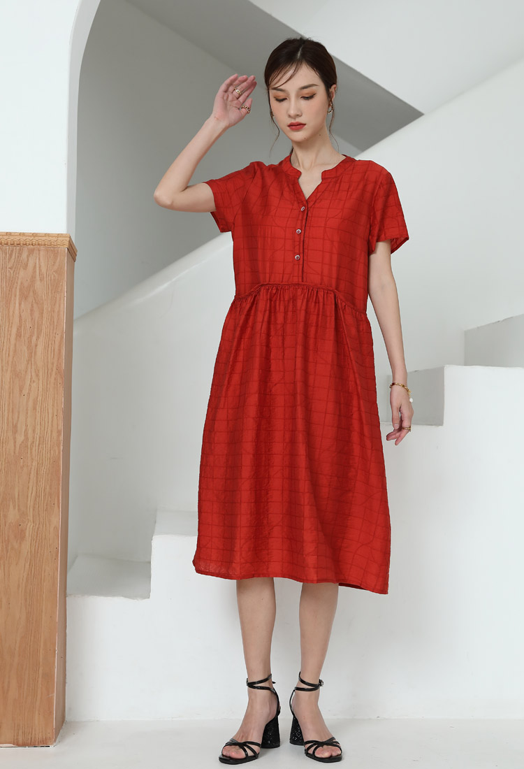 Jimmy Seio's 2021 Summer women's collection features the debut of a new Samba red dress 1D2121160 Application Scenario