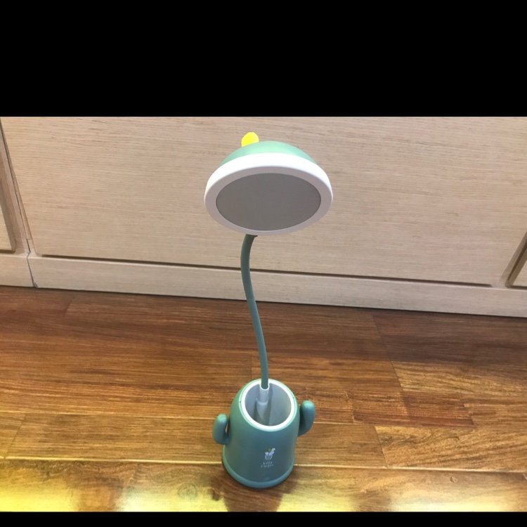 led台灯儿童书桌学生宿舍学习三色可调护眼台灯