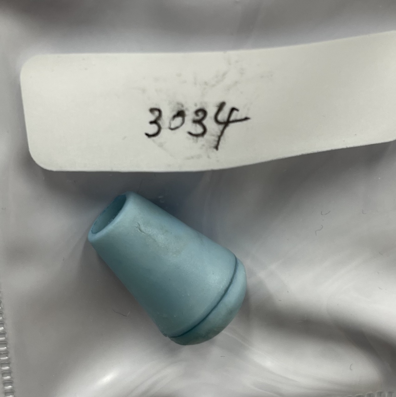 批发彩色塑料吊钟吊扣绳扣绳头抽绳头帽绳头裤绳头服装配件批白底实物图