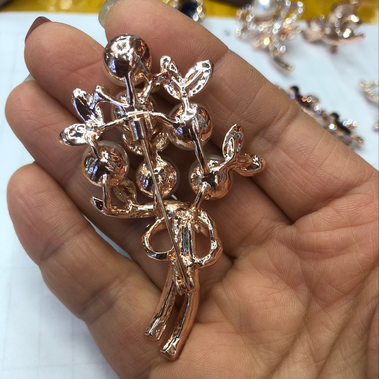 6颗大珍珠花束胸花详情图2