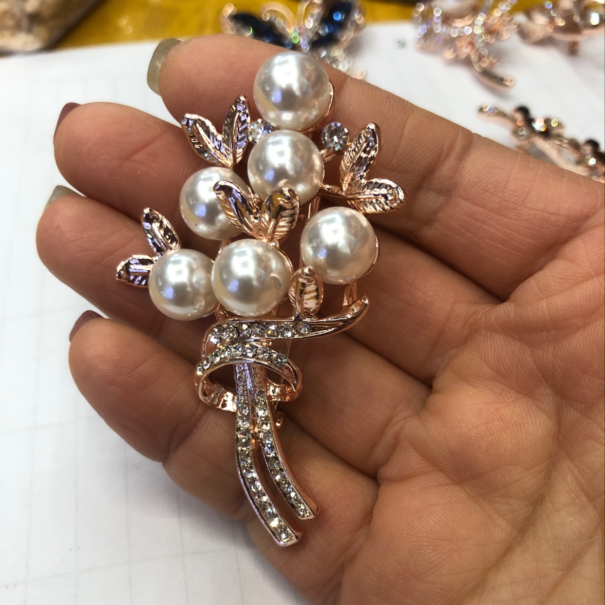 6颗大珍珠花束胸花详情图3