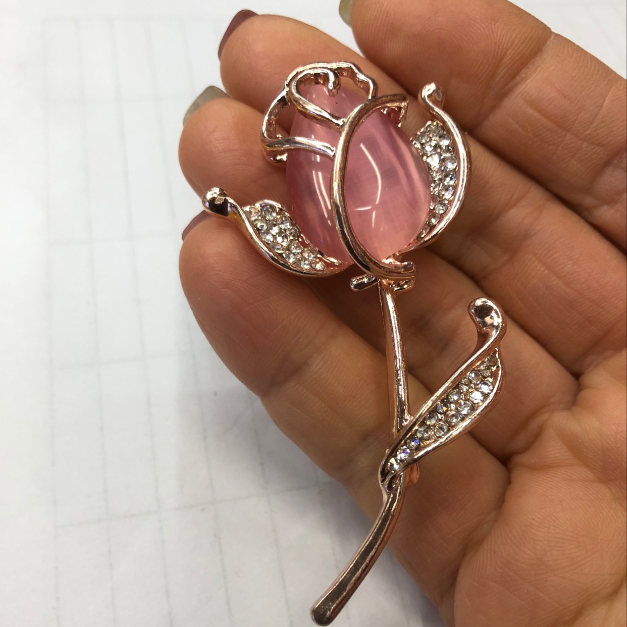 大水滴猫眼花瓣胸针详情图1