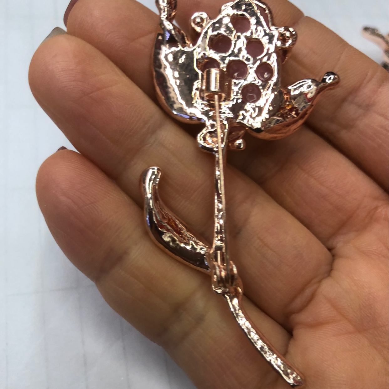 大水滴猫眼花瓣胸针详情图2