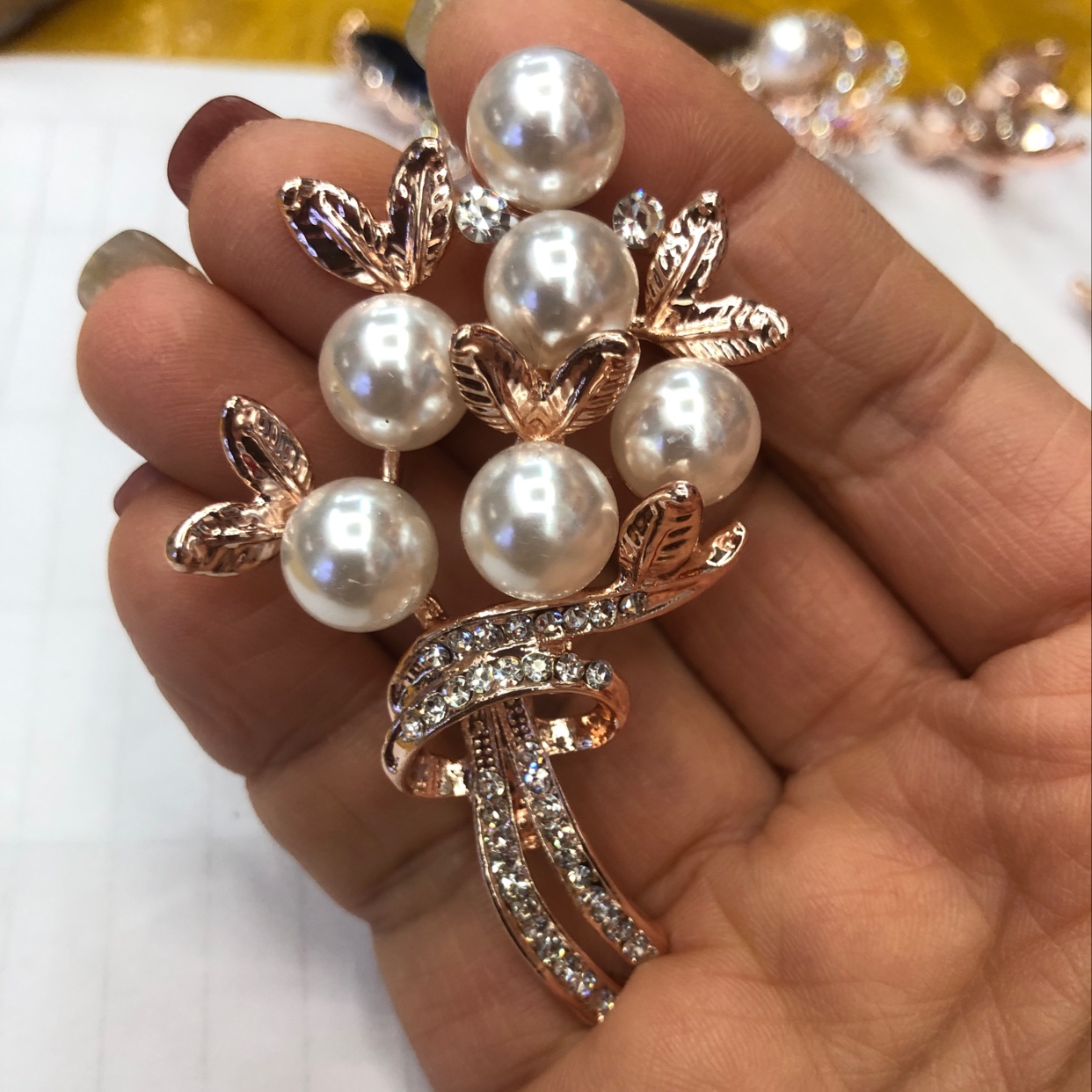 6颗大珍珠花束胸花详情图1