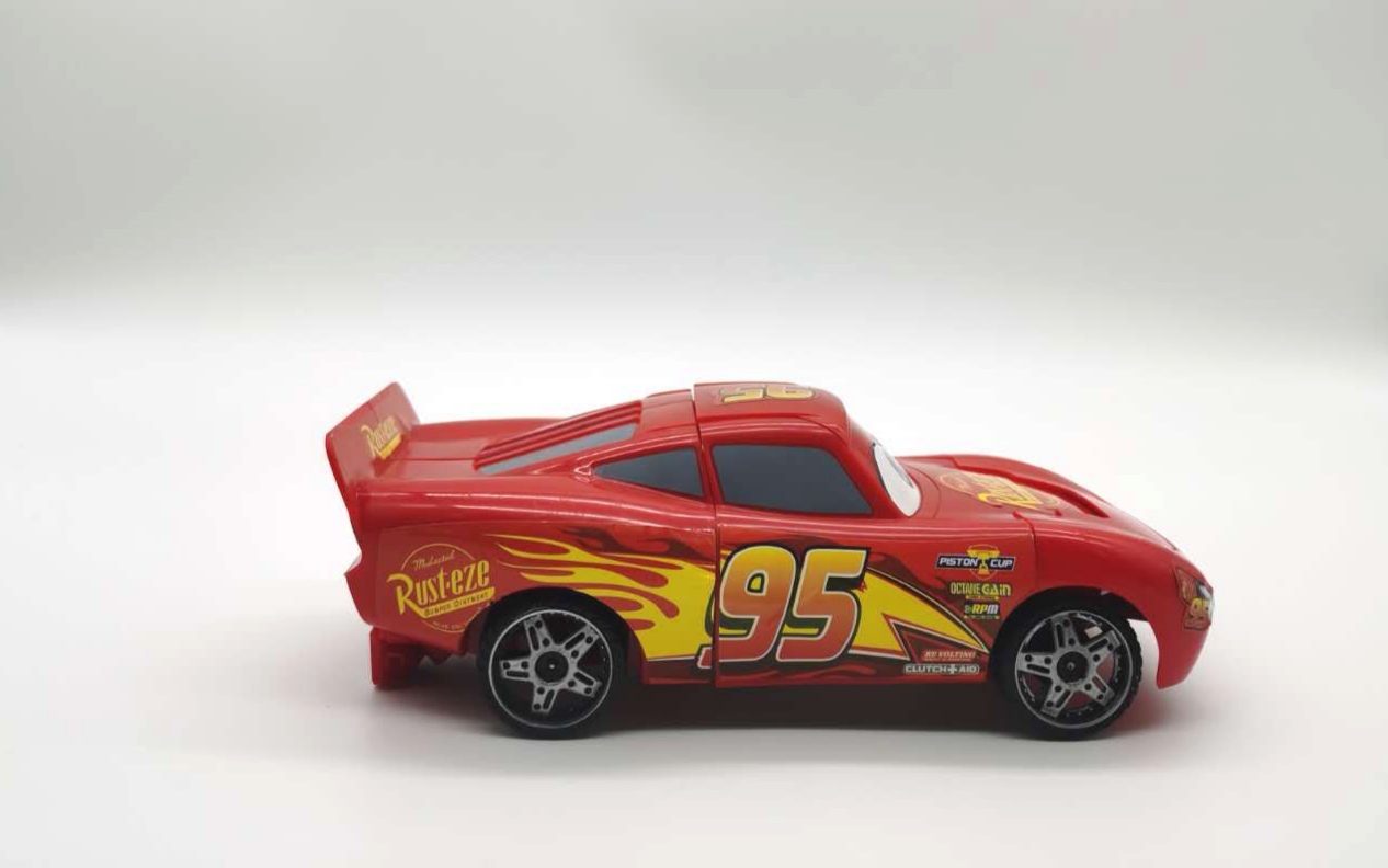 变形金刚赛车总动员灯光声音麦昆赛车汽车机器人变形