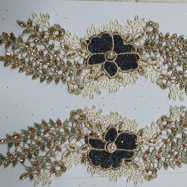 双色金丝线涤光线对花加金粉加钻朵花刺绣