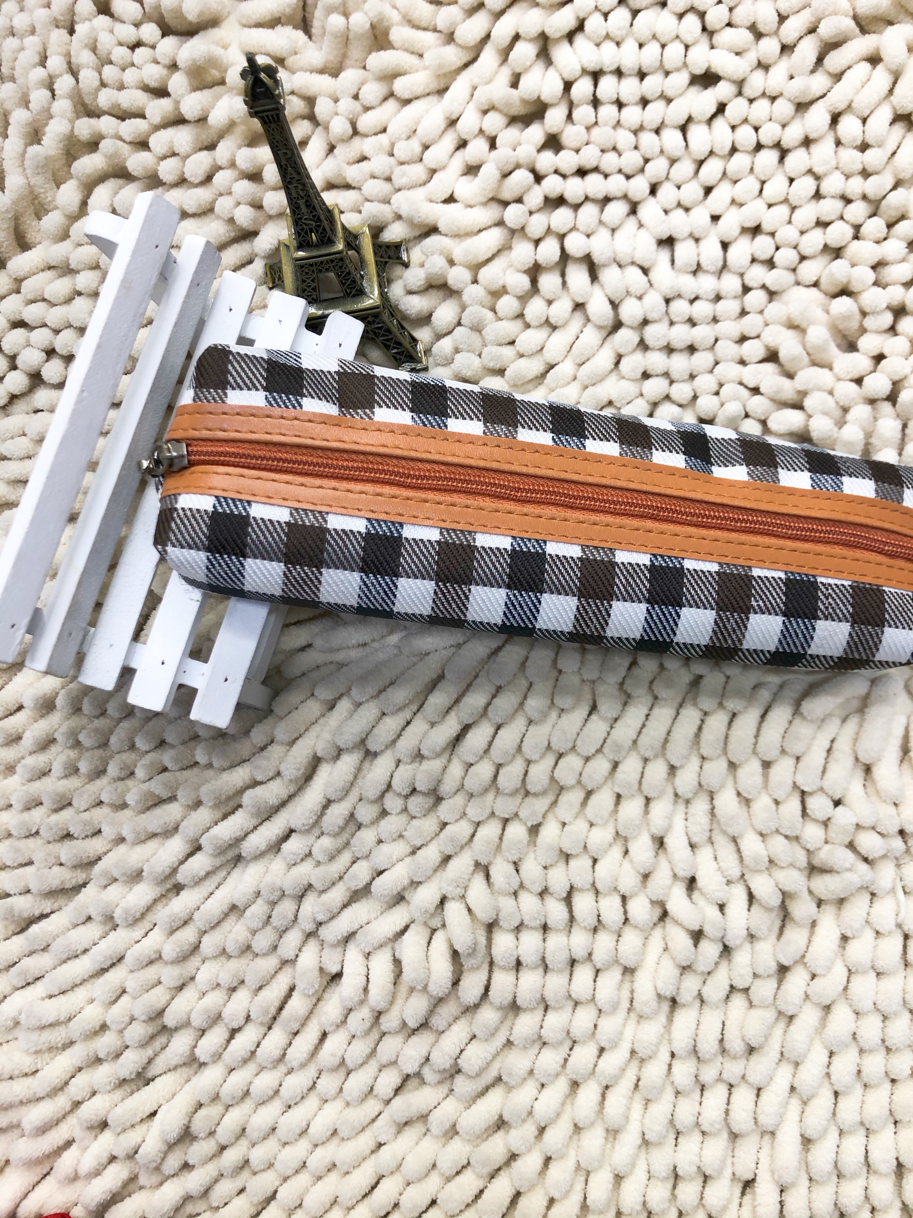 笔袋/笔袋/笔袋白底实物图