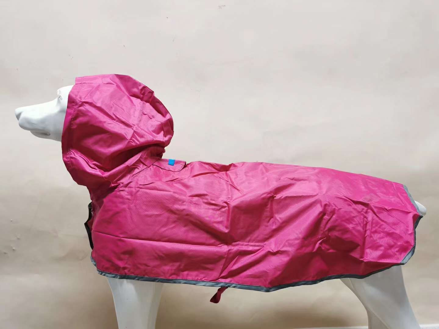狗狗防水雨披/宠物防水雨披/新款防水雨披产品图