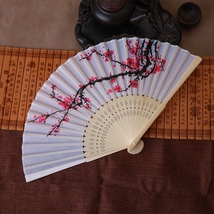 中国风水墨画梅花女式折扇 绢扇婚礼 典雅梅花丝扇子速卖通热卖扇 