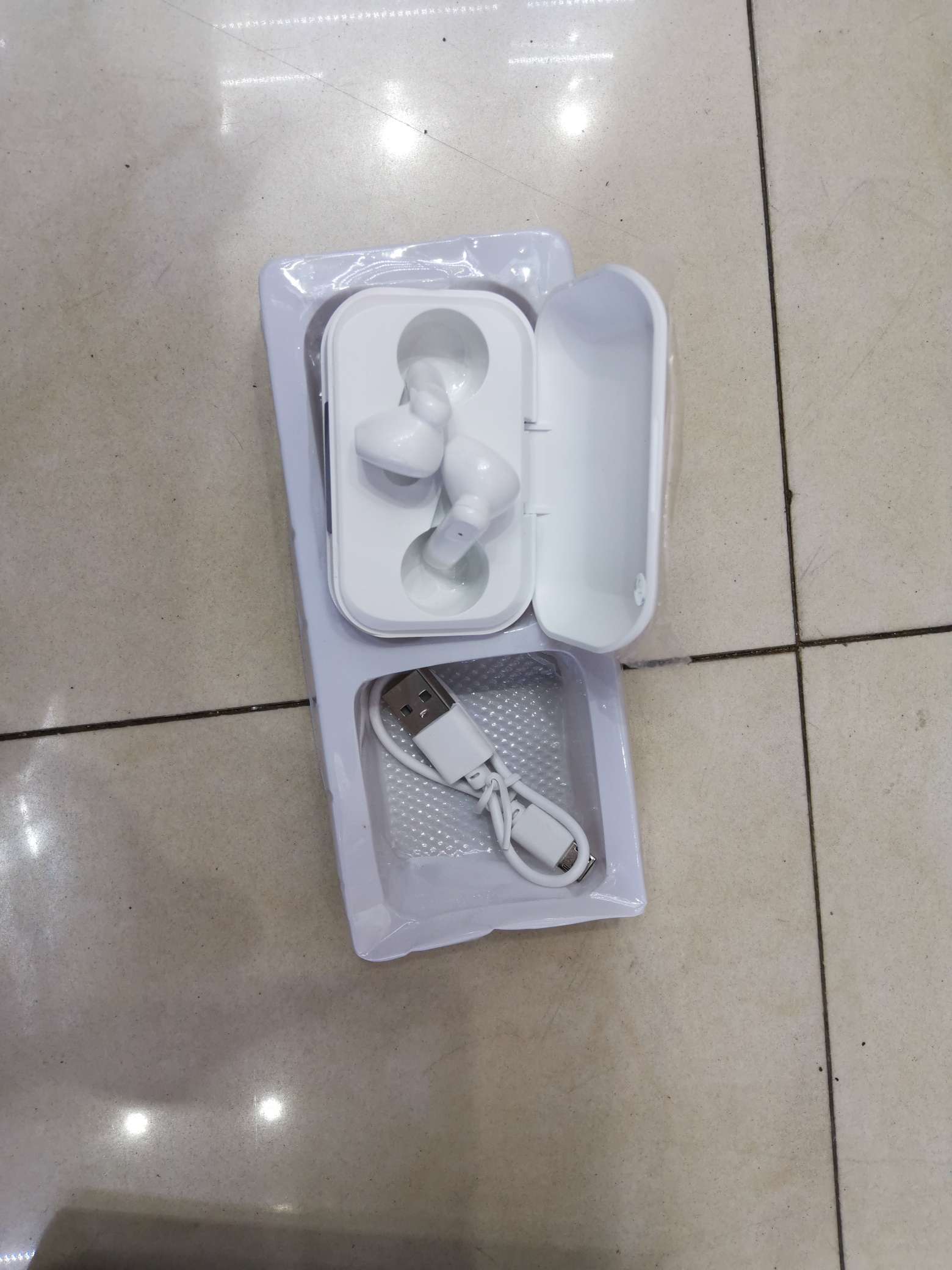 手机专用线控耳机实物图