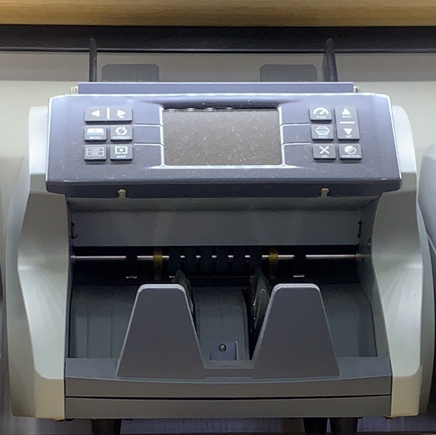 Multi-national currency counting machine, total amount, US dollar, Euro, Pound, Egypt, Libya, Peru, etc thumbnail