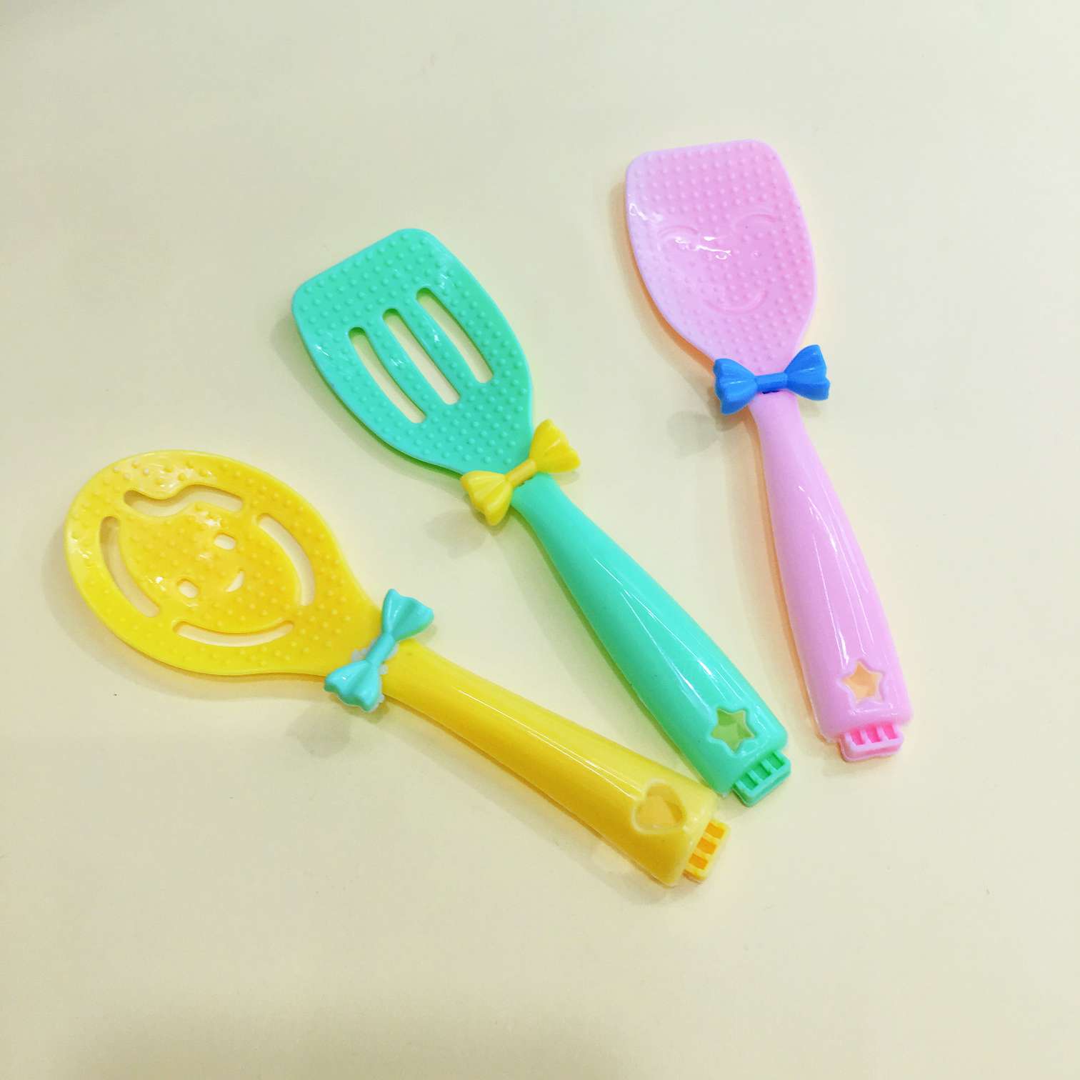 餐具塑料蝴蝶结女孩过家家马卡龙色配件赠品热销货源厂家直销批发详情图2