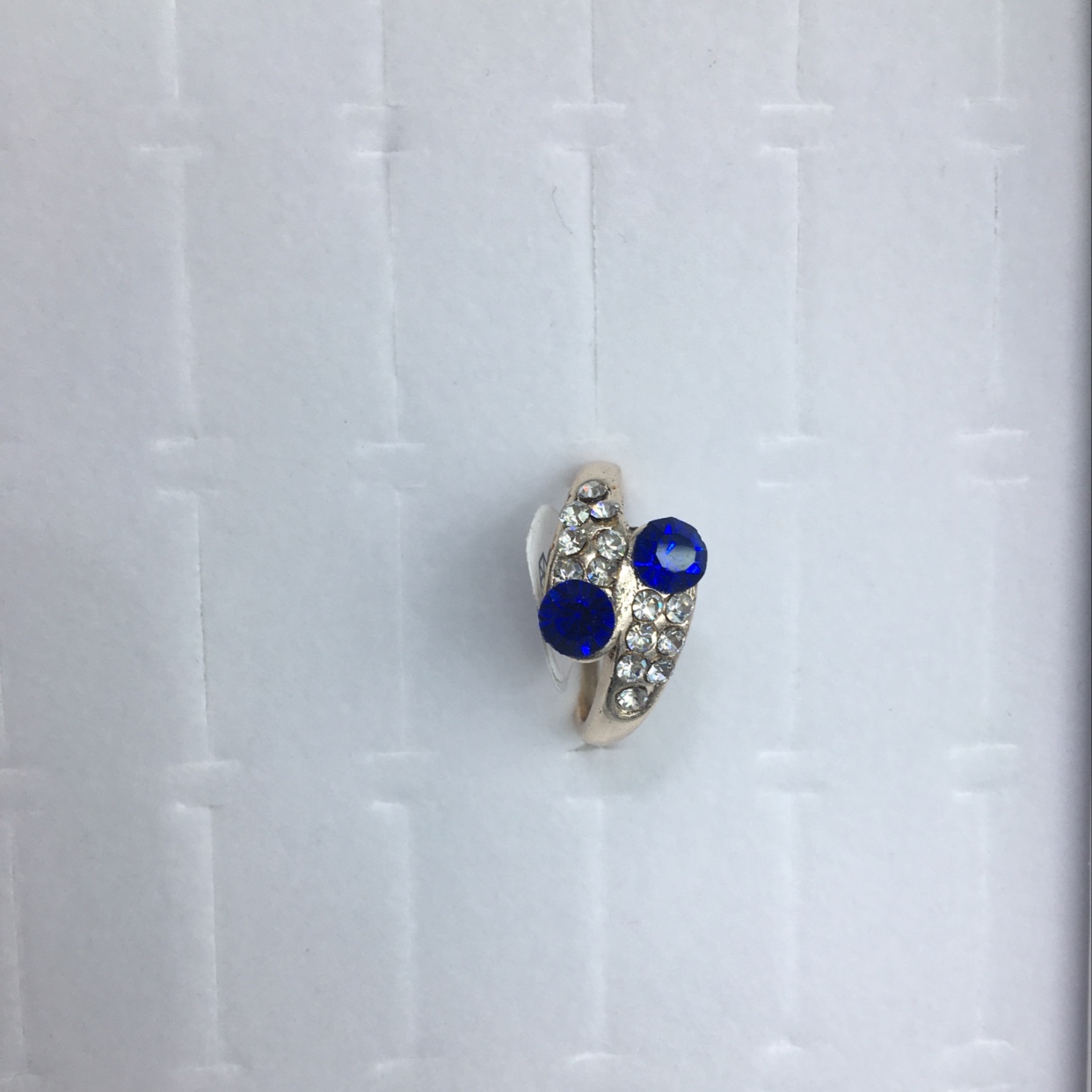 Blue rhinestone ring with alloy gemstone setting