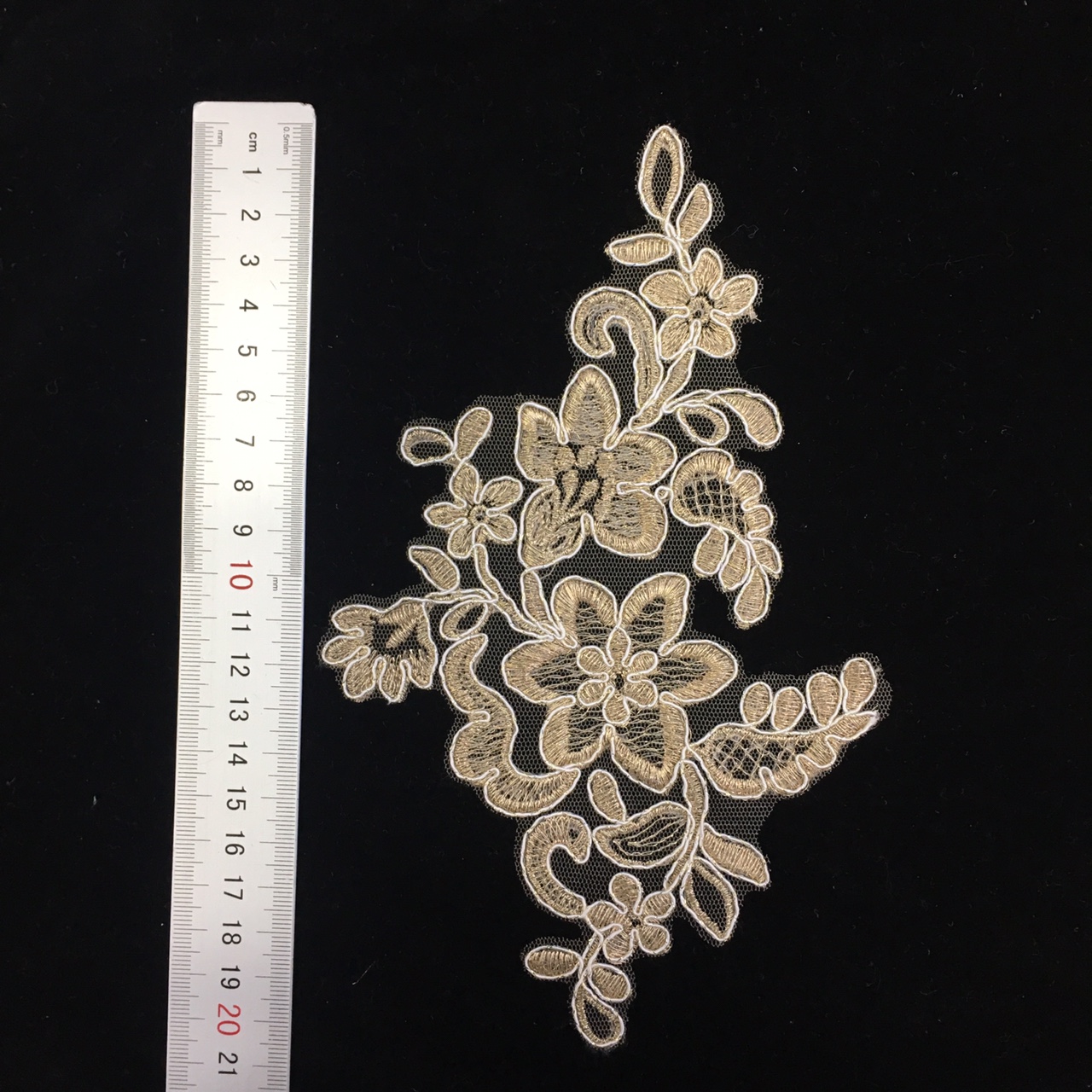 车骨绣朵花 婚纱晚礼服 服装辅料网底刺绣