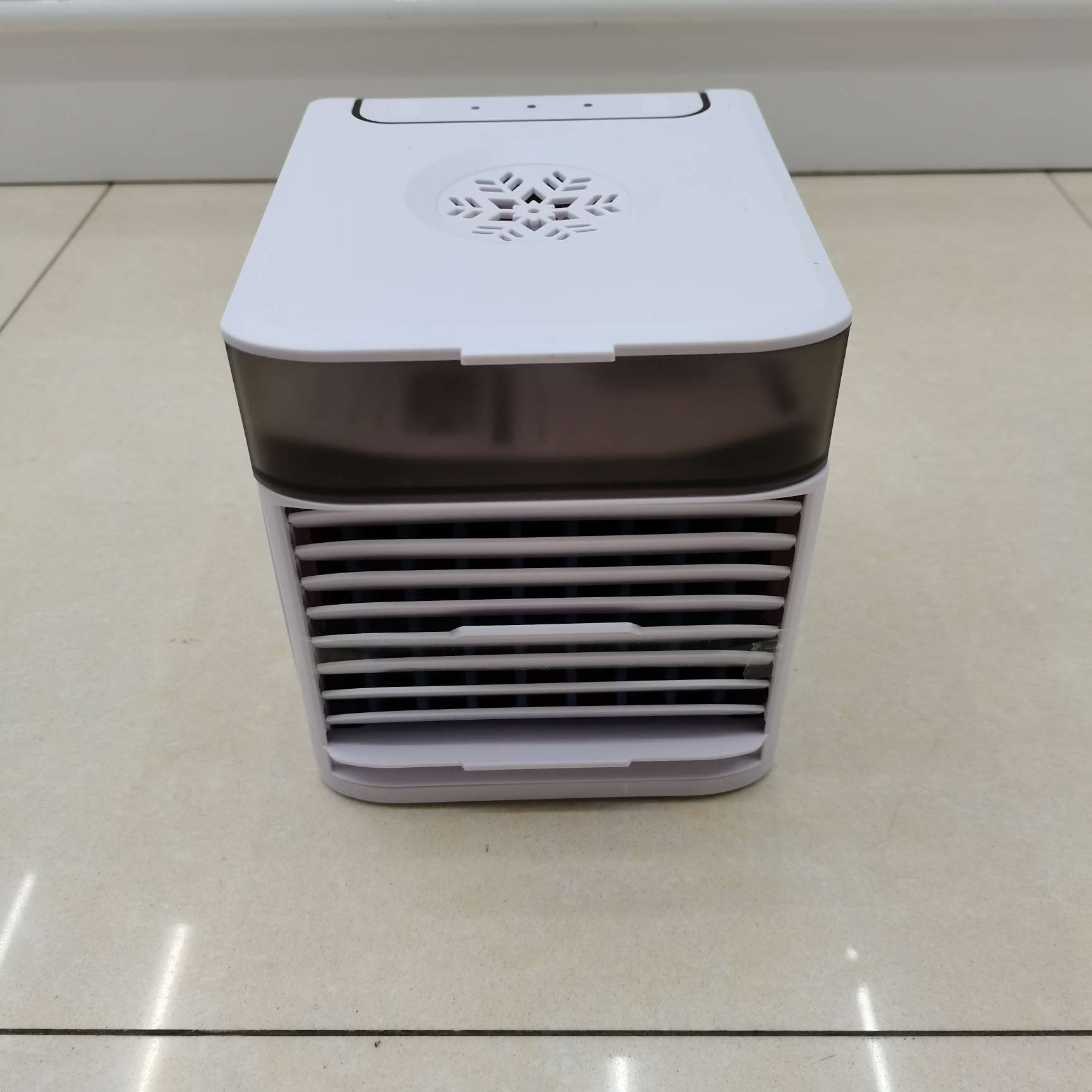 Cold air blower (snowflake cover detail image 1
