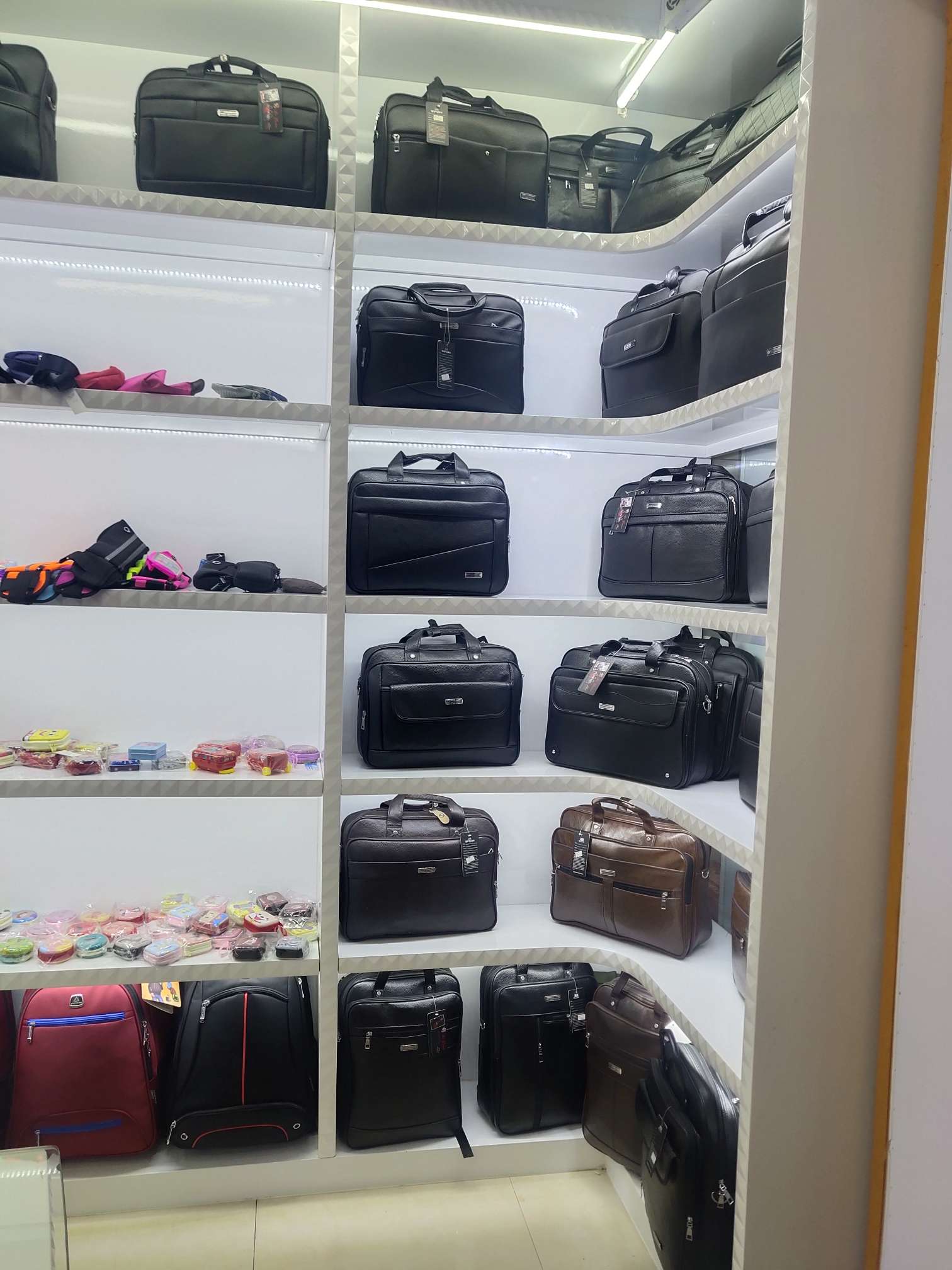 Hengku Luggage Store describe pic - 1