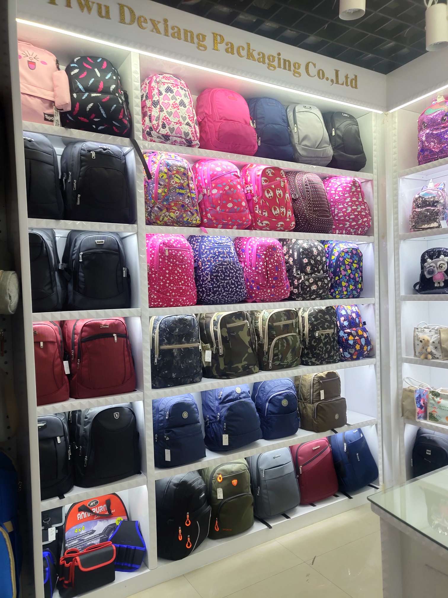 Hengku Luggage Store describe pic - 5