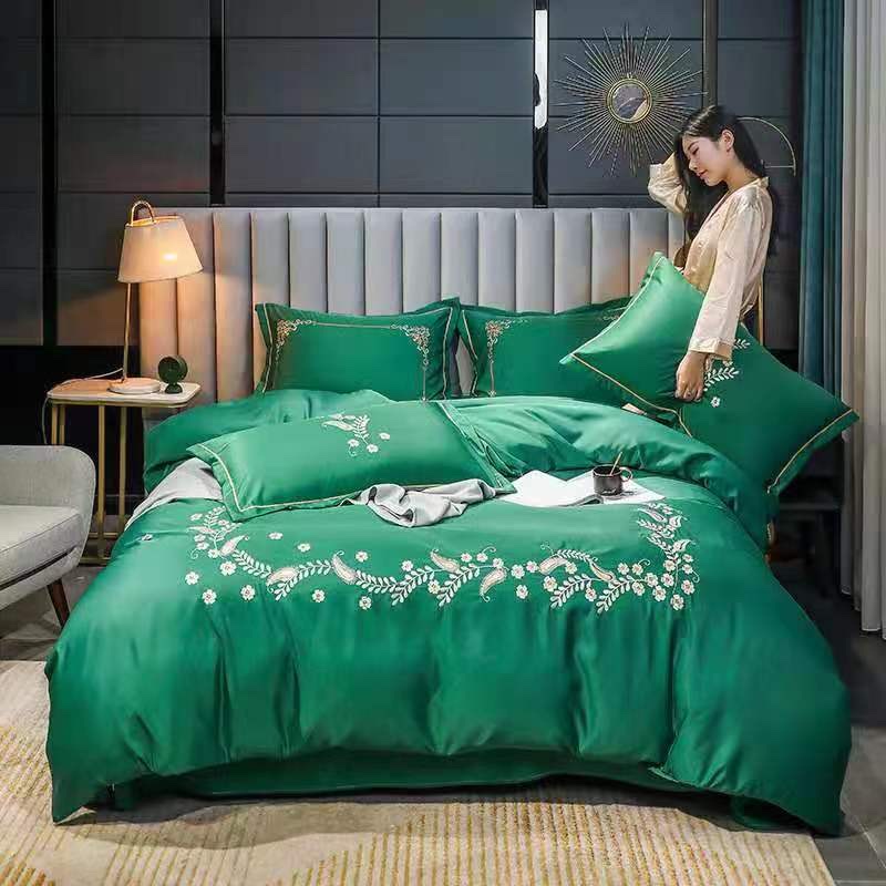 New Four-Piece Embroidery Set With Small Daisy And Anchovy Feathers undefined