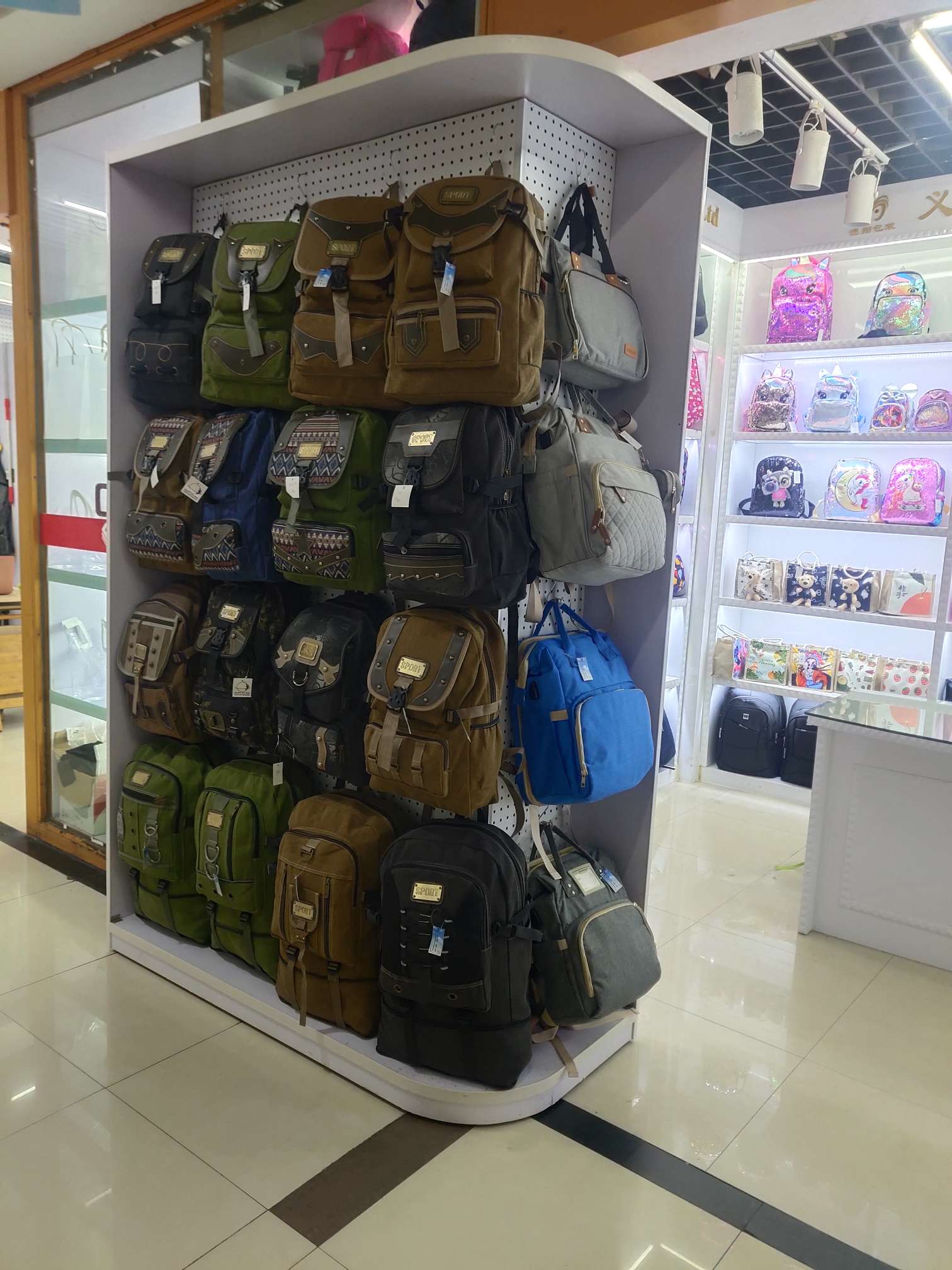Hengku Luggage Store describe pic - 4