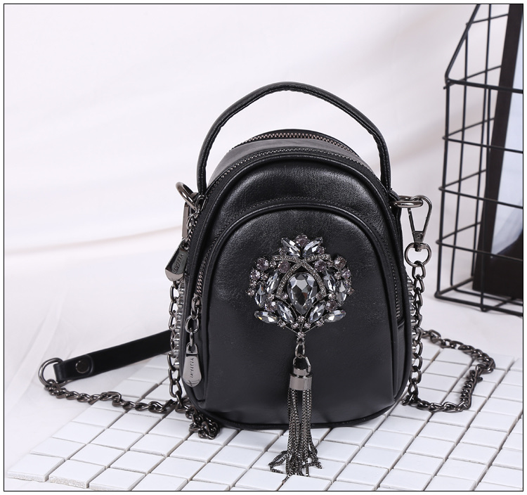 YJNK33多隔层小手提新款宝石链条斜挎流苏手机包产品图