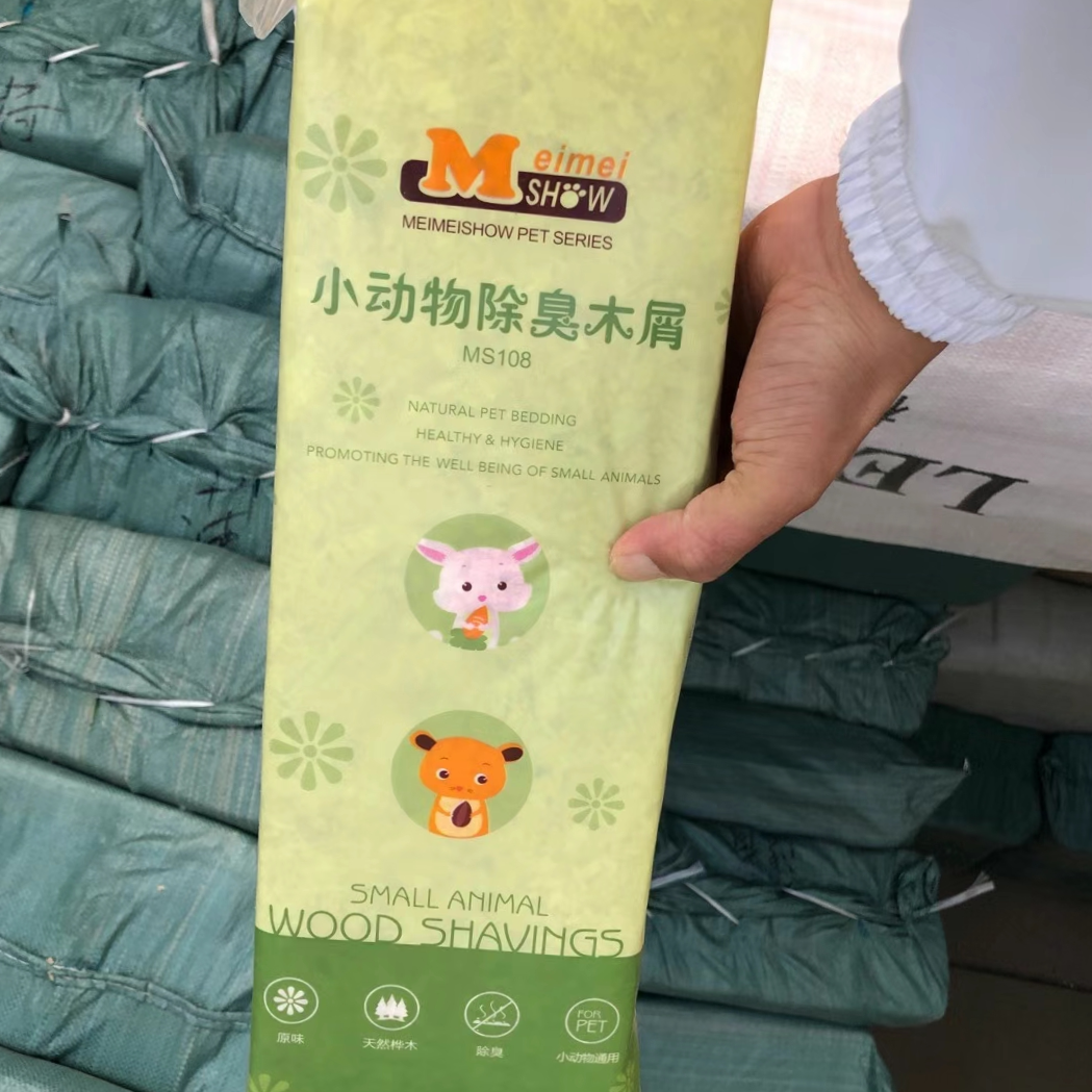 Pet products, deodorization for pet lovers 1 kg birch sawdust transparent bag without trademark 24 bags