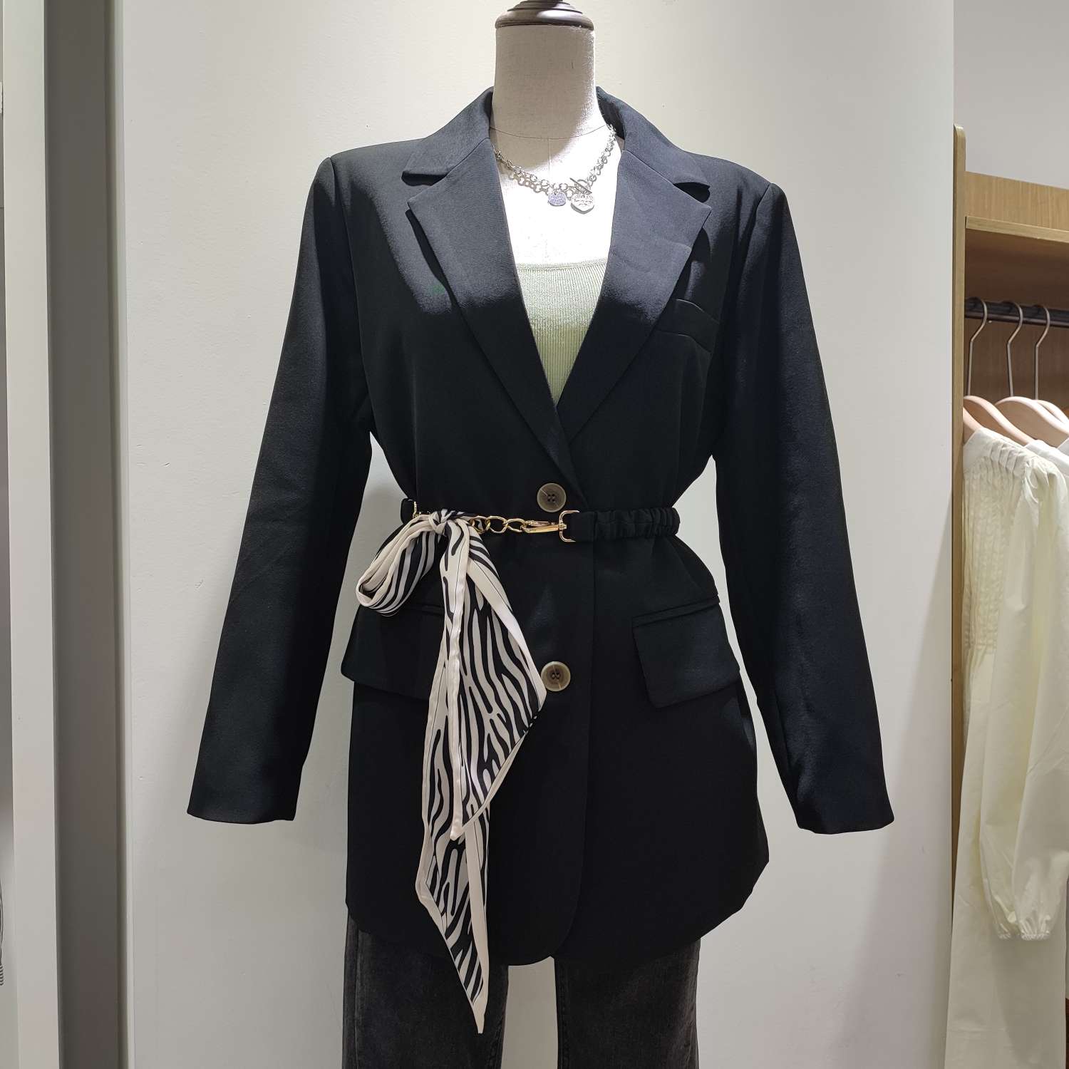女装西装外套松紧腰带黑色产品图