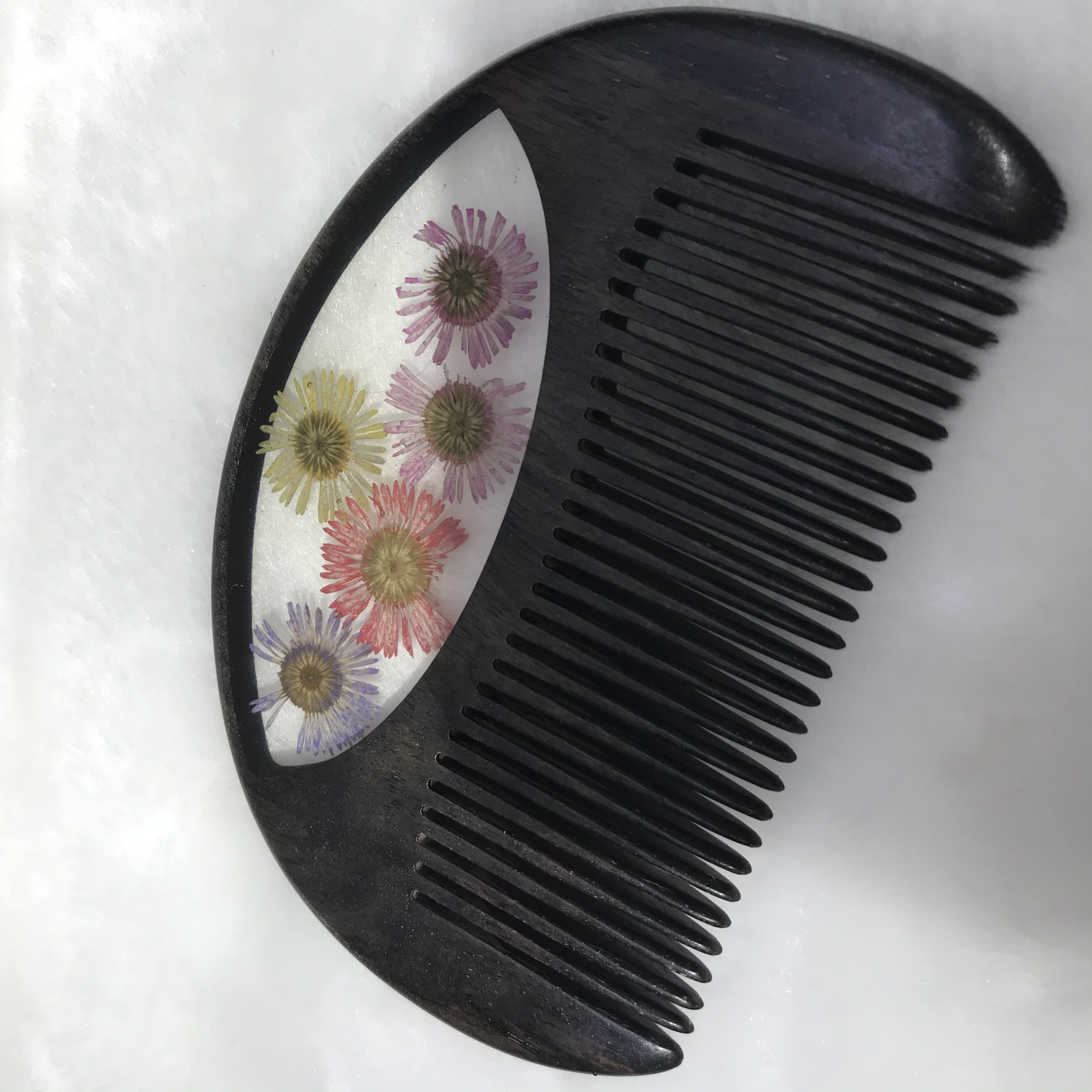 Factory direct sales of genuine high-end ebony crystal combs made of natural wood, portable household combs, excellent gifts, and handcrafted combs detail image 10