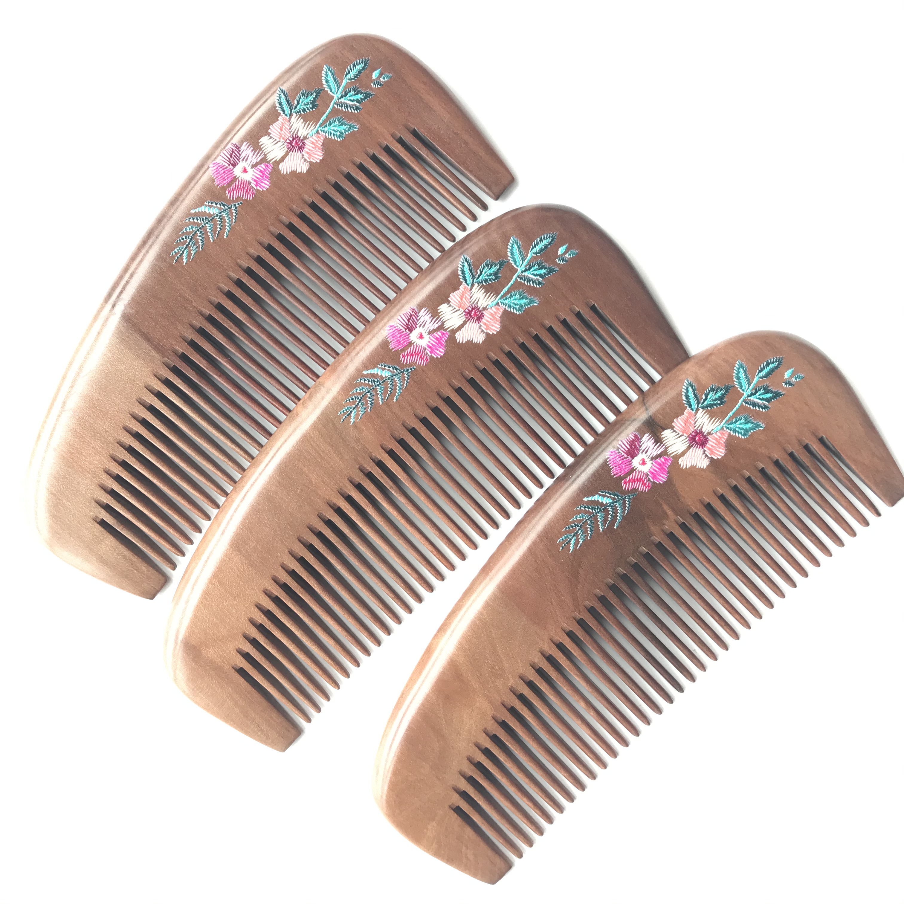 Factory direct sales of genuine two-color nanmu combs made from natural logs, featuring painting techniques. Portable comb 14-2 Specification image