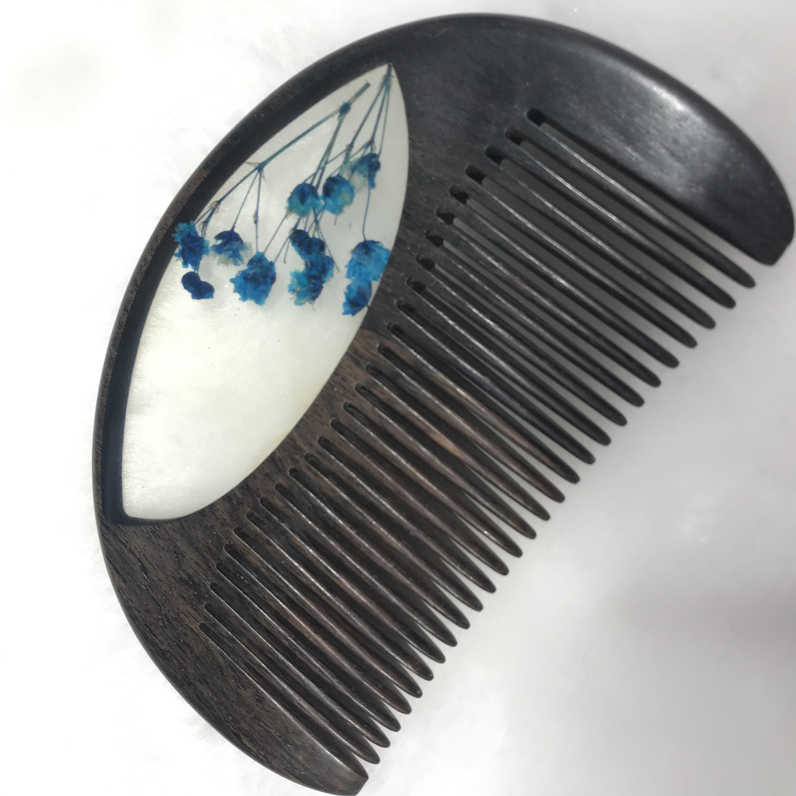 Factory direct sales of genuine high-end ebony crystal combs made of natural wood, portable household combs, excellent gifts, and handcrafted combs Specification image