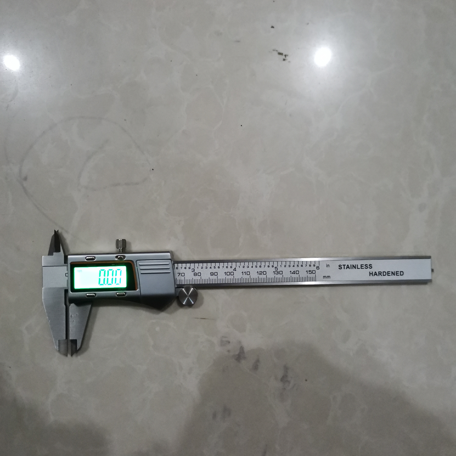 0-150mm显示屏带灯电子卡尺