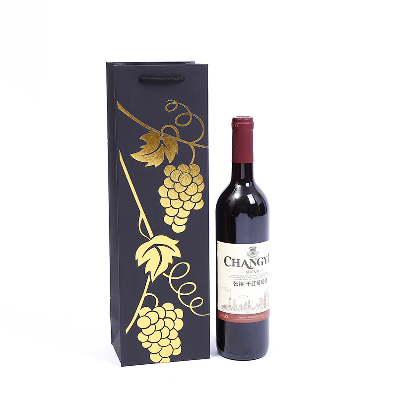 Red wine bags, gift bags, gift packaging Application Scenario