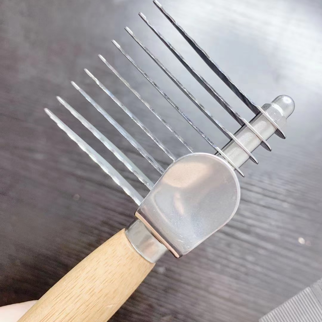 Pet products
Bellbird Company (Finopie) open knot comb
9 tooth music than the same knot opener
Easily comb the knotted pile
Make your work twice as effective