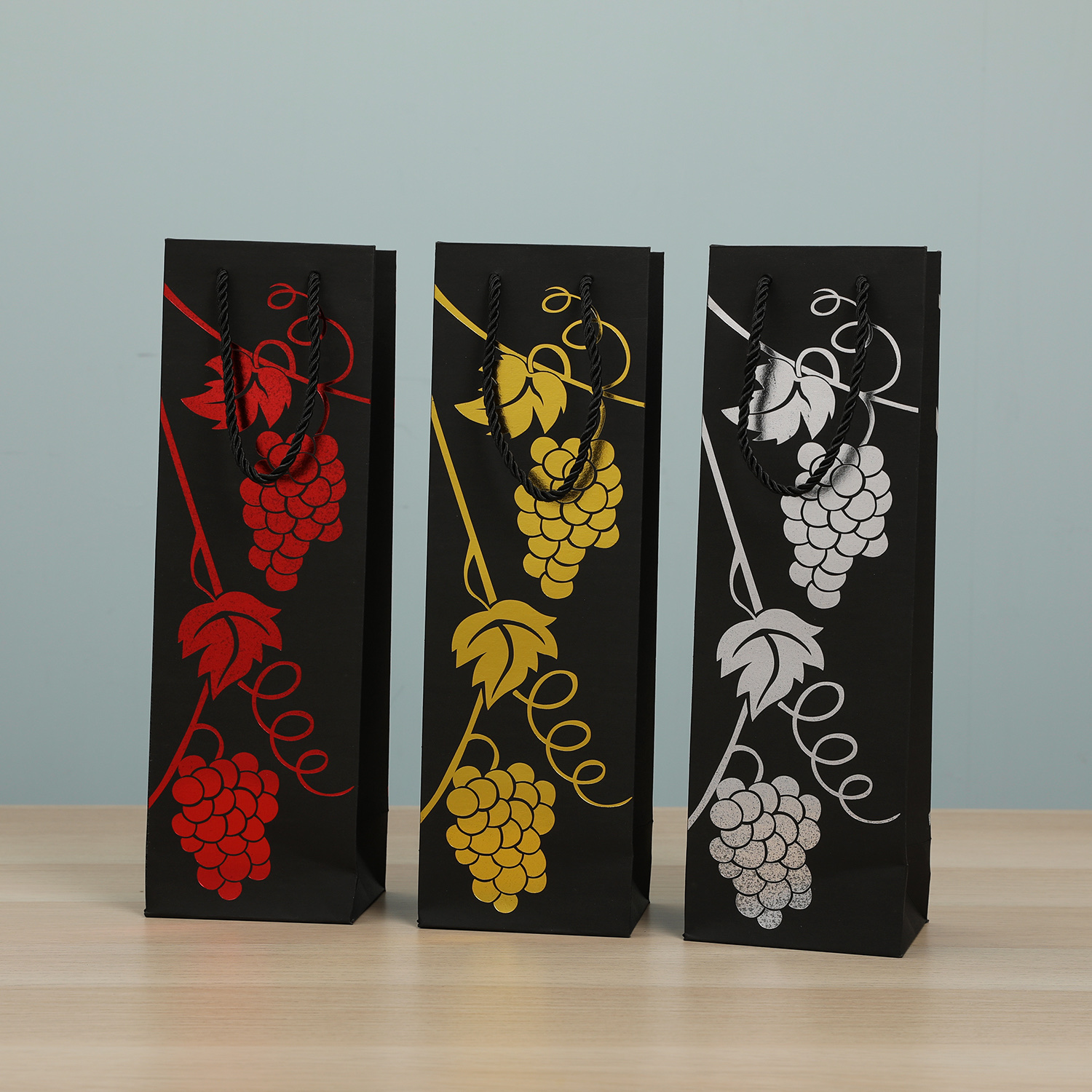 Red wine bags, gift bags, gift packaging details Picture