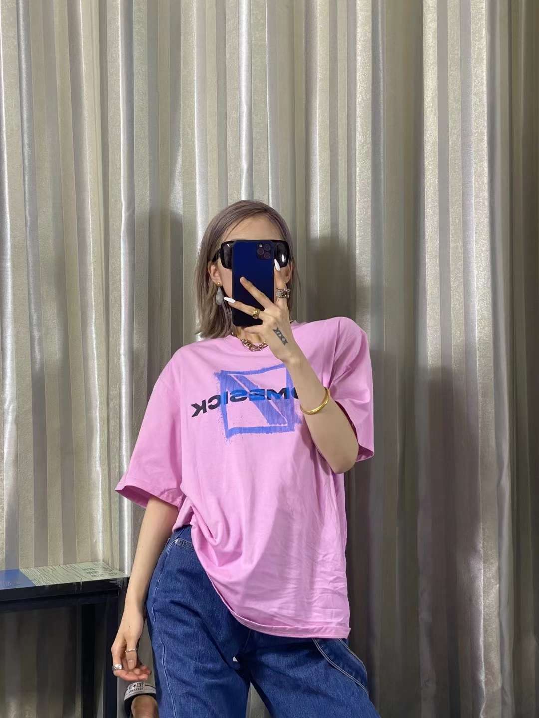 Letter T details Picture