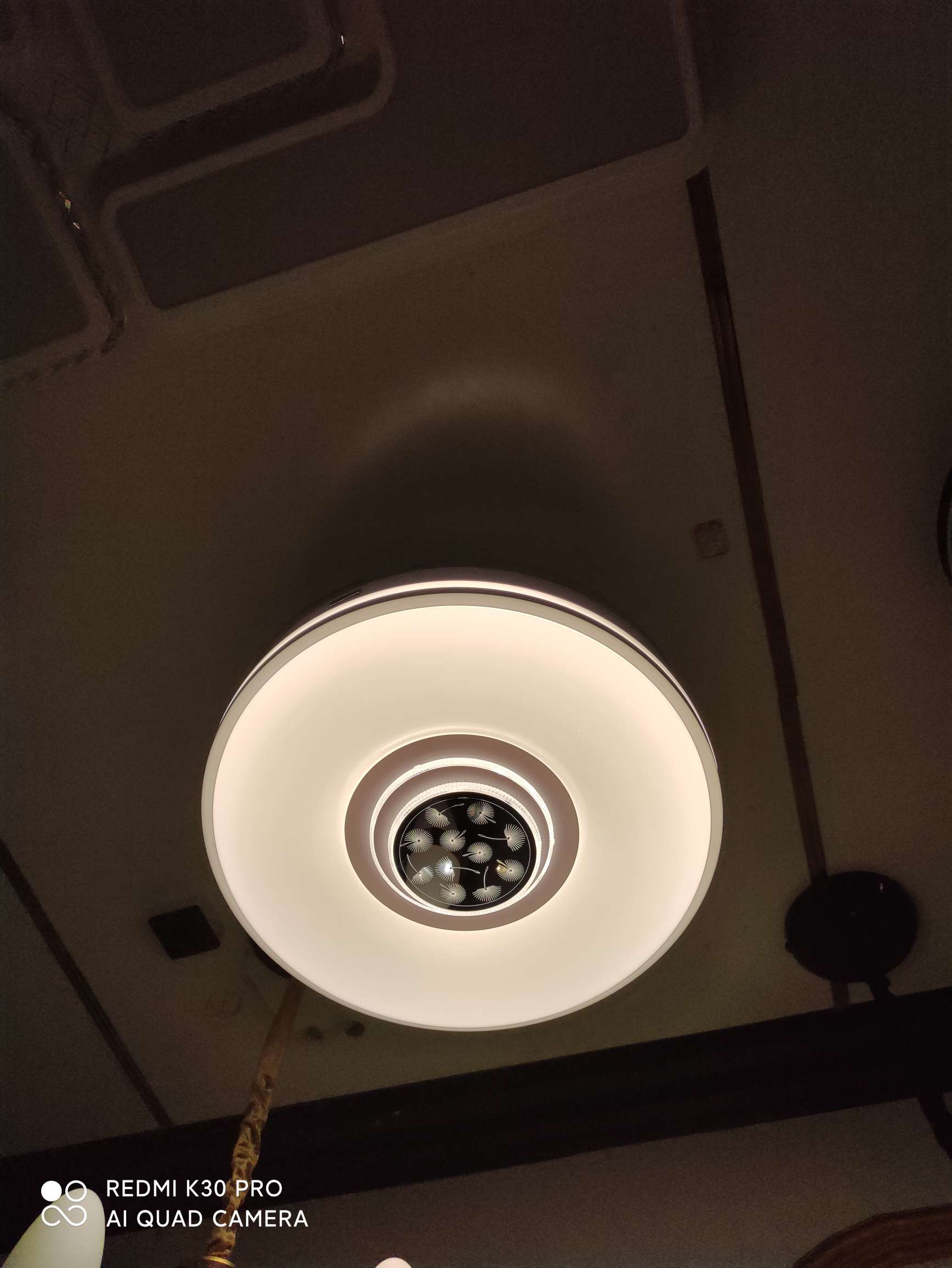 Invisible fan lamp, dual-color 26W, 42 inches Item Picture