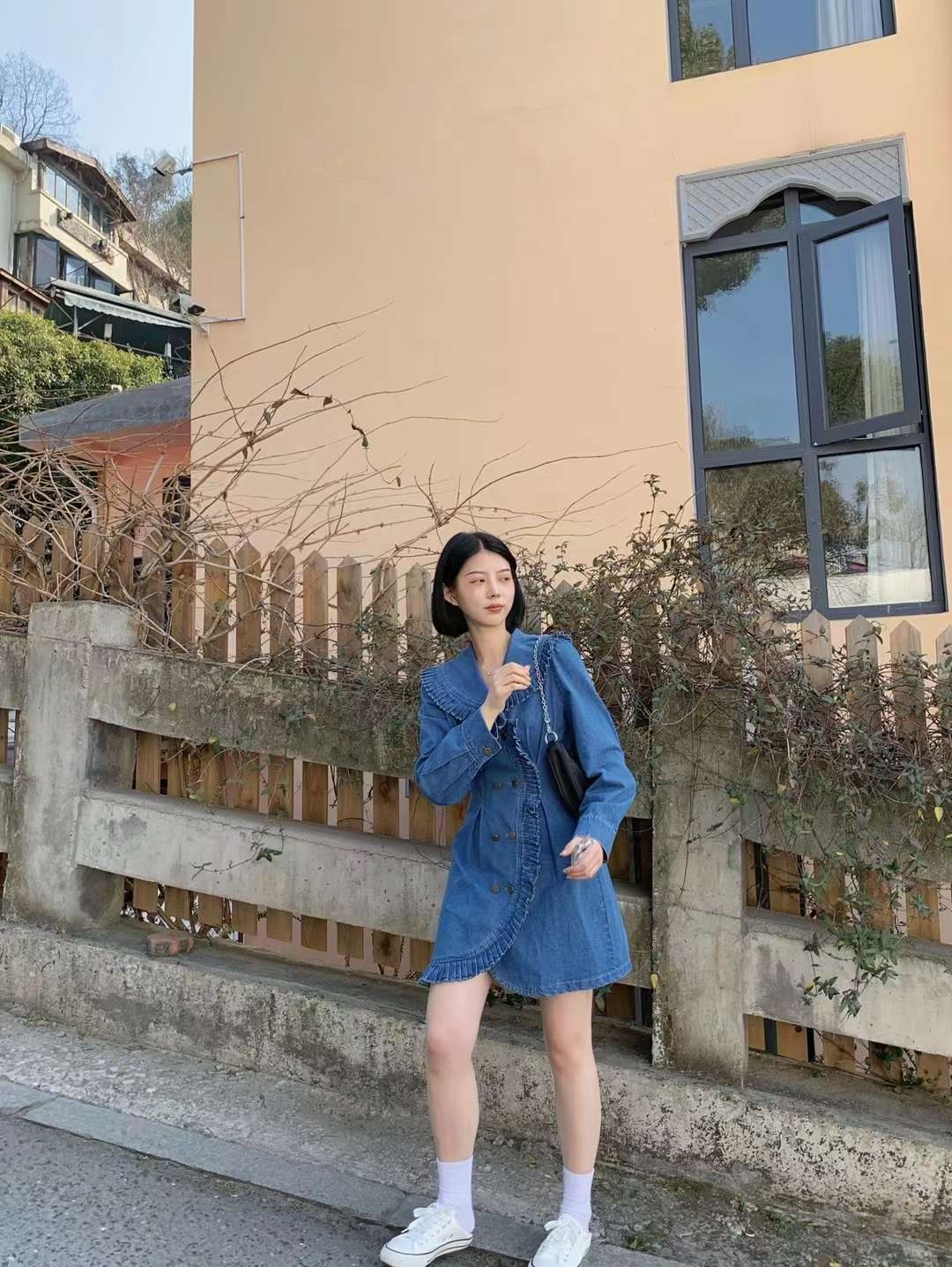 Denim dress details Picture