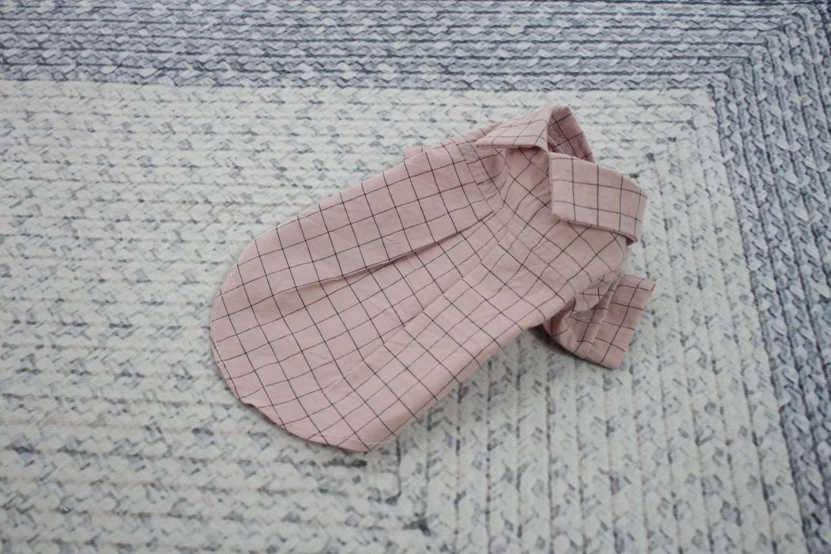 宠物用品，夏季来临我们的爱宠们也需要换新装啦！格子衬衫不可缺少的衣服！产品图